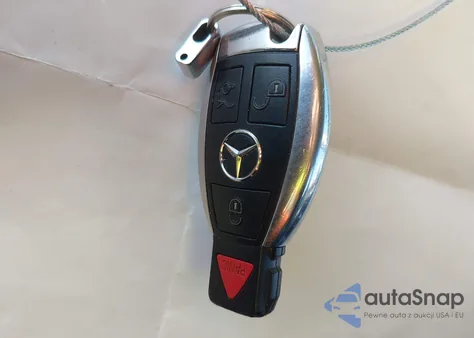 2013 Mercedes-Benz S 550 4Matic z USA, uszkodzony, nr VIN WDDNG9EB5DA493387